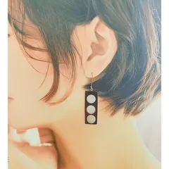 アンティークシルバーシェルピアス