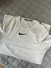 Nike(ナイキ） プロ 半袖 機能性