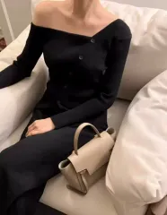 ONE オフショルダー ゴージ ニット カーディガン (新品)