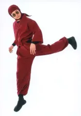 【中古】生写真(男性) 湯浅雅恭(参)/横型・全身・衣装赤・右足上げ・背景白・キャラクターショット/「ミュージカル 忍たま乱太郎 第8弾 再演 がんばれ五年生!技あり、術あり、初忍務!!」トレーディングブロマイド