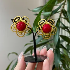 【美品】CHANEL シャネルココマーク フラワーイヤリング メタルゴールド×レッドグリポア ゴールド ヴィンテージ オールドシャネル 中古 ジュエリー アクセサリー レディース 女性用 ブランド ファッション 小物 プレゼント ギフト 希少 レア
