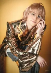 【中古】生写真(男性) 山川宗一郎(ナツキ・シノミヤ)/膝上・レビューコーナー衣装・前屈み・背景黄色・キャラクターショット/舞台「劇団シャイニング from うたの☆プリンスさまっ♪『ポラリス』」ブロマイドセットB