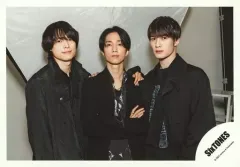 【中古】生写真(ジャニーズ) SixTONES/松村北斗・田中樹・ジェシー/横型・上半身/「慣声の法則」グッズオフショット/公式生写真