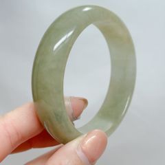 【新入荷】本翡翠保証！天然A貨翡翠幅広いバングル　内径約57.8mm 鑑定書付