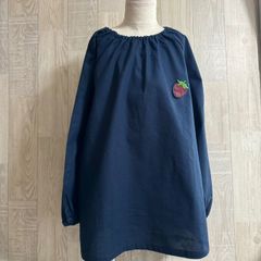 140サイズ いちごワッペン 長袖スモック ポケットなし