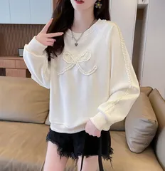 【オフホワイト】レディース スウェット トレーナー リボン 刺繍 デザイン 長袖 ゆったり カジュアル 韓国風 春 秋 冬 おしゃれ 体型カバー  カジュアルトップス