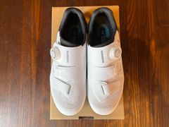 【新品未使用】 現行モデル SHIMANO シマノ RC5 SH-RC502 白 EUR39 / 24.5cm ビンディングシューズ SPDSL ロードバイク 【送料無料】