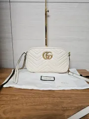 GUCCI(グッチ) マーモント GG マトラッセ チェーン クロスバッグ スモール ホワイト