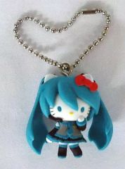 初音ミク ハローキティ ボールチェーン マスコット - メルカリ