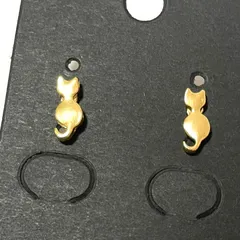 小ぶり　チタン　ピアス　猫　ゴールド　つけっぱなし