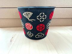 【刺繍ブリキポット】ブリキ　ポット　ブラック　NY215-A-BK　3.5号鉢　お正月　新年　おしゃれ　ガーデニング　プランター