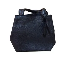 RE196 【未使用品】Kitamura キタムラ 本革 ハンドバッグ 黒 レザー トートバッグ シンプル Kロゴチャーム付き