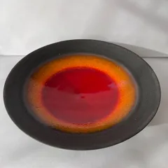 オレンジと赤が華やかな花器　フラワーベース　生け花をアレンジ