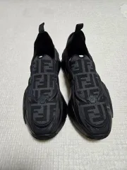 2025年最新】フェンディ スニーカーの人気アイテム - メルカリ 