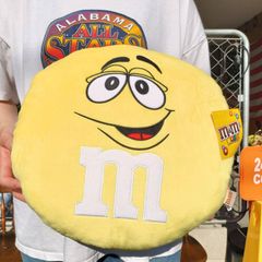M&M's エムエム/ダイカットフェイスクッション・イエロー/アメリカン雑貨　アメキャラ　インテリア