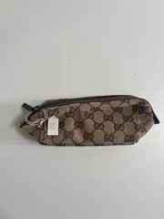 美品 GUCCI グッチ ペンケース シルバー GG柄 シマ 美品 GUCCI グッチ ペンケース シルバー GG柄 シマ