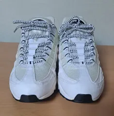 2025年最新】nike air max 95 white/yellowの人気アイテム - メルカリ