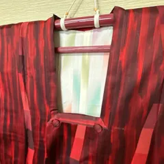 【た17】道行コート 赤系 抽象縞柄 袷仕立て レトロモダン 和装 道中着