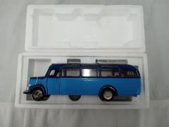 ベンツ コンラート 1/43 ベンツレーシングトランスポーター ミニカー