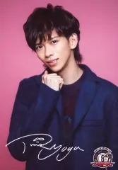 【中古】生写真(男性) 超特急/リョウガ(船津稜雅)/印刷サイン入り・上半身・背景ピンク/「(仮)から夢の青春へ!移行キャンペーン」ファンクラブ入会特典