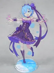 【中古】雑貨 レム アクリルスタンドキーホルダー ラムとレムの誕生日生活2021ver. 「Re：ゼロから始める異世界生活 Re：ゼロから始めるラムとレムの誕生日生活2021 in 渋谷マルイ」
