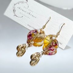 揺れる押し花とドライフラワーのピアス/イヤリング