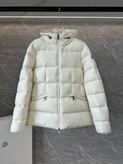 MONCLERモンクレール ミルクホワイト avoceショートレディース｜本日限定特価｜新品未使用
