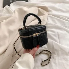 ショルダーバッグ 斜めがけ ミニ ブラック 2way チェーン キルティング 軽量