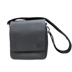 【中古】 LACOSTE ラコステ サッチェルバッグ NH4423HC ブラック メンズ スリムフラップ ミニショルダー メッセンジャーバッグ 軽量 ポリウレタン製 A2503354 【無料ギフトラッピング承ります】