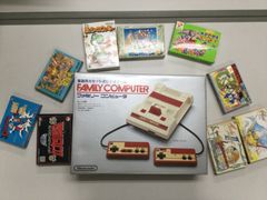 動作未確認 任天堂 ファミリーコンピューター 本体+カセット色々