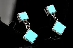シルバー925◇高発色 ターコイズ　4x4-5.5x5.5mm　ピアス パワーストーン 天然石 _PRG2284
