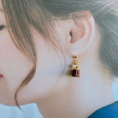 ミニチュア・カヌレのピアス