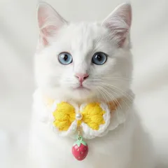 ハンドメイド猫首輪 手編みペット首輪 かぎ編み 手作り猫の首輪 ネコの首飾り 花モチーフ おしゃれ 柔らかい 可愛い 苺の鈴