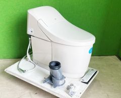 【清潔クリーニング済】LIXIL DT-CL114AHU BM8 タンクレスタイプ　 一体型便器 　リモコン+配管 セット■A-986