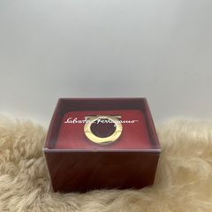 Salvatore Ferragamo フェラガモ スカーフリング  美品　リング ガンチーニ アクセサリー 小物 ゴールド　箱付き