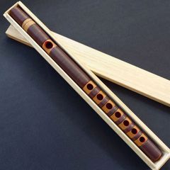 【龍笛】新古管 本煤竹 本漆 籐巻 赤色 桐箱付き／雅楽／神楽
