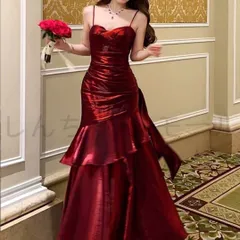 新品未使用 レディースファッション 光沢感ある生地のスカートのフリルが可愛い ロングドレス