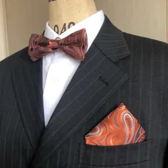 蝶ネクタイ　ポケットチーフ2点セット/メンズ/ブラウン&オレンジペイズリー