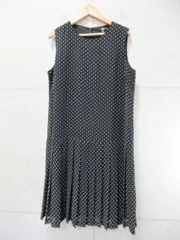 UNIQLO ユニクロ ドット柄 シフォンプリーツワンピース ノースリーブ ひざ丈 裏地付き ブラック Mサイズ 231-141294