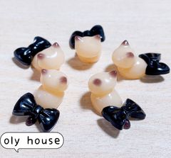 おすわり猫シリーズ　プリン猫黒1リボン　５匹セット　レジン　パーツ