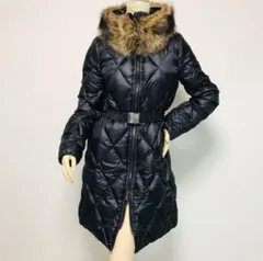 美品★COACH・コーチ レディース ラクーンファー エンボス加工シグネチャーバックルベルト付き ダブルジップ キルティング ダウンコート(S)レディースダウンジャケット リアルファー 秋冬物 ブランド アウター ジャケット ブラック