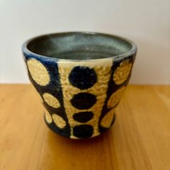 やちむん焼き 湯呑み（ドット柄）送料込み