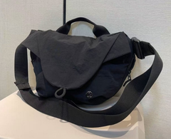 【全新品】lululemon 2024 ルルレモン Curved Crossbody ボディバッグ ショルダーバッグ 3L 男女兼用 軽量 収納 運動