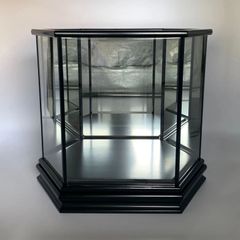 黒枠　六角　鏡面ガラスケース【内寸サイズ：間口32㎝　奥行31㎝　高さ41㎝(約)】