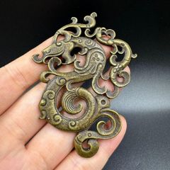 翡翠 ドラゴン彫刻 ネックレス - メルカリ
