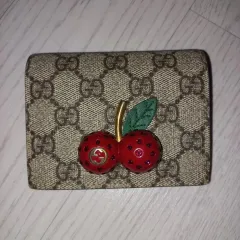 2025年最新】GUCCIさくらんぼの人気アイテム - メルカリ 