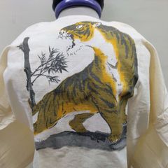 鯉口（こいくち）ダボシャツ　背中にトラプリント　3L 　オフ白　festival clothes