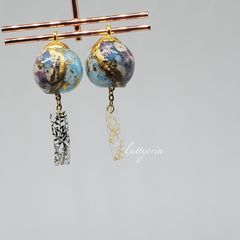 ブルーフラワーのニュアンス風鈴ピアス/イヤリング