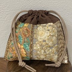 ☆記念価格☆ハンドメイド☆インド刺繍リボン☆ミニ巾着ポーチ☆正方形☆ホワイトデー　プレゼント