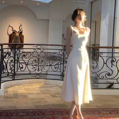 ノースリーブワンピース ワンピース 白 ロング 可愛い きれいめ 上品 セクシー 旅行 海 海外旅行 ビーチ デート 食事会 同窓会 夏休み フレア ロング丈 ノースリーブ 夏 無地 レディース スクエアネック リゾート リゾートワンピース キャミワンピ 韓国